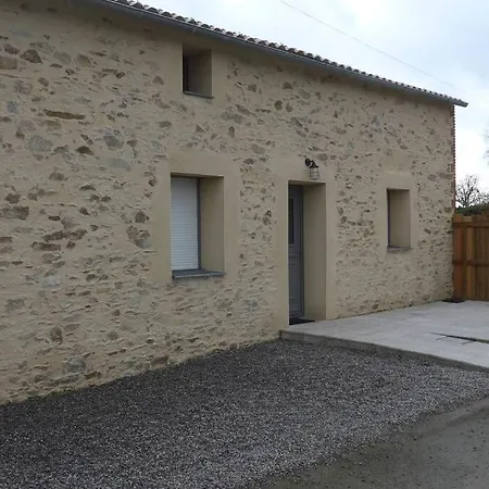 Holiday home Rural 3 Etoiles, 4 Pers Puy Du Fou Vendee ,montaigu Clisson *